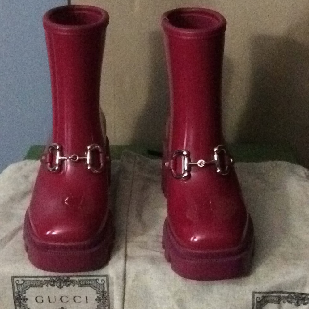 AUTHENTIC GUCCI RAIN BOOTS BRAND NEW SZ 7 W/BOX